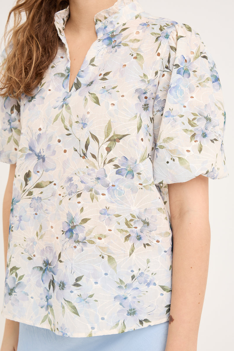 A-View Grete s/s blouse AV6056 Blouse 144 White/Blue